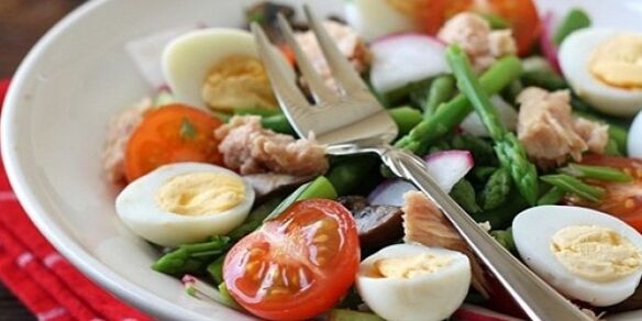 zeleninový šalát s vajíčkami na chudnutie