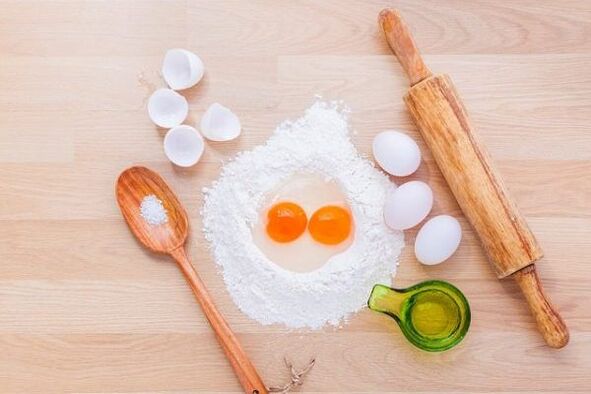 Príprava misky na vajcovú diétu, ktorá eliminuje nadváhu
