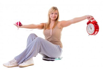 Dievča, ktoré chce schudnúť, sa stravuje zdravo a podľa režimu